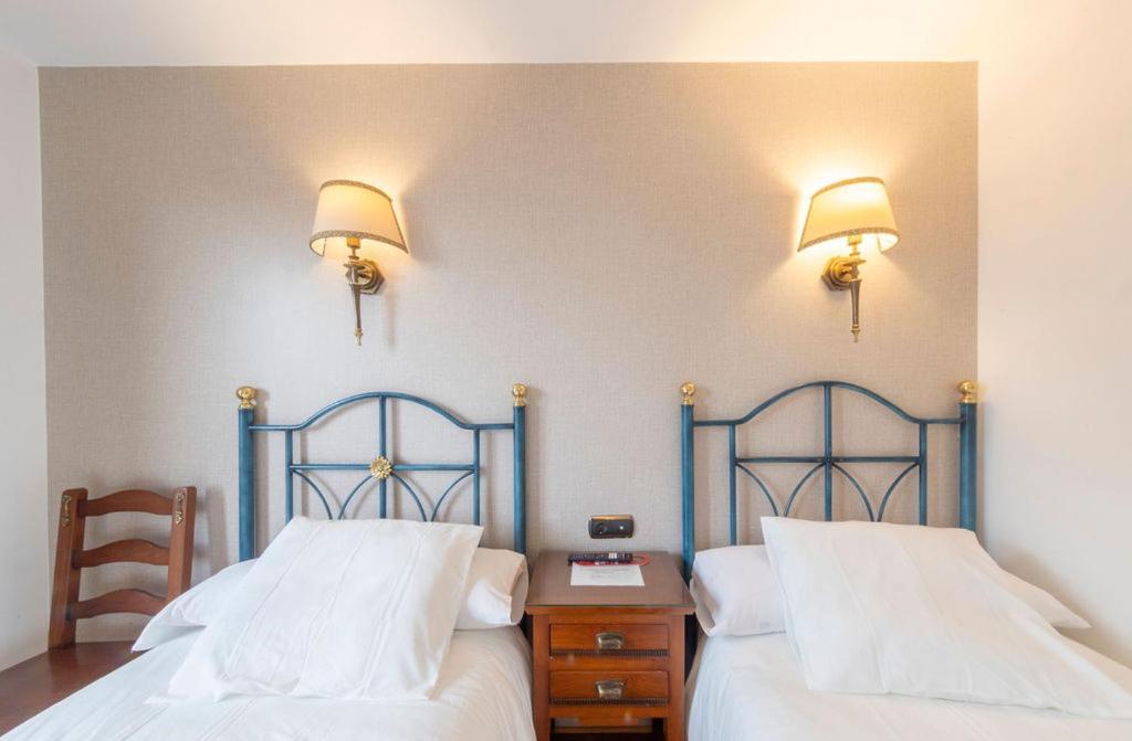 Hostal Sin Recep24H Puerta De La Villa - Pet Friendly & Restaurante Almazan Ngoại thất bức ảnh